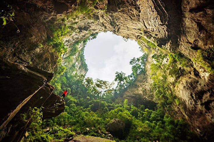  Hố sụt Kong Collapse. 