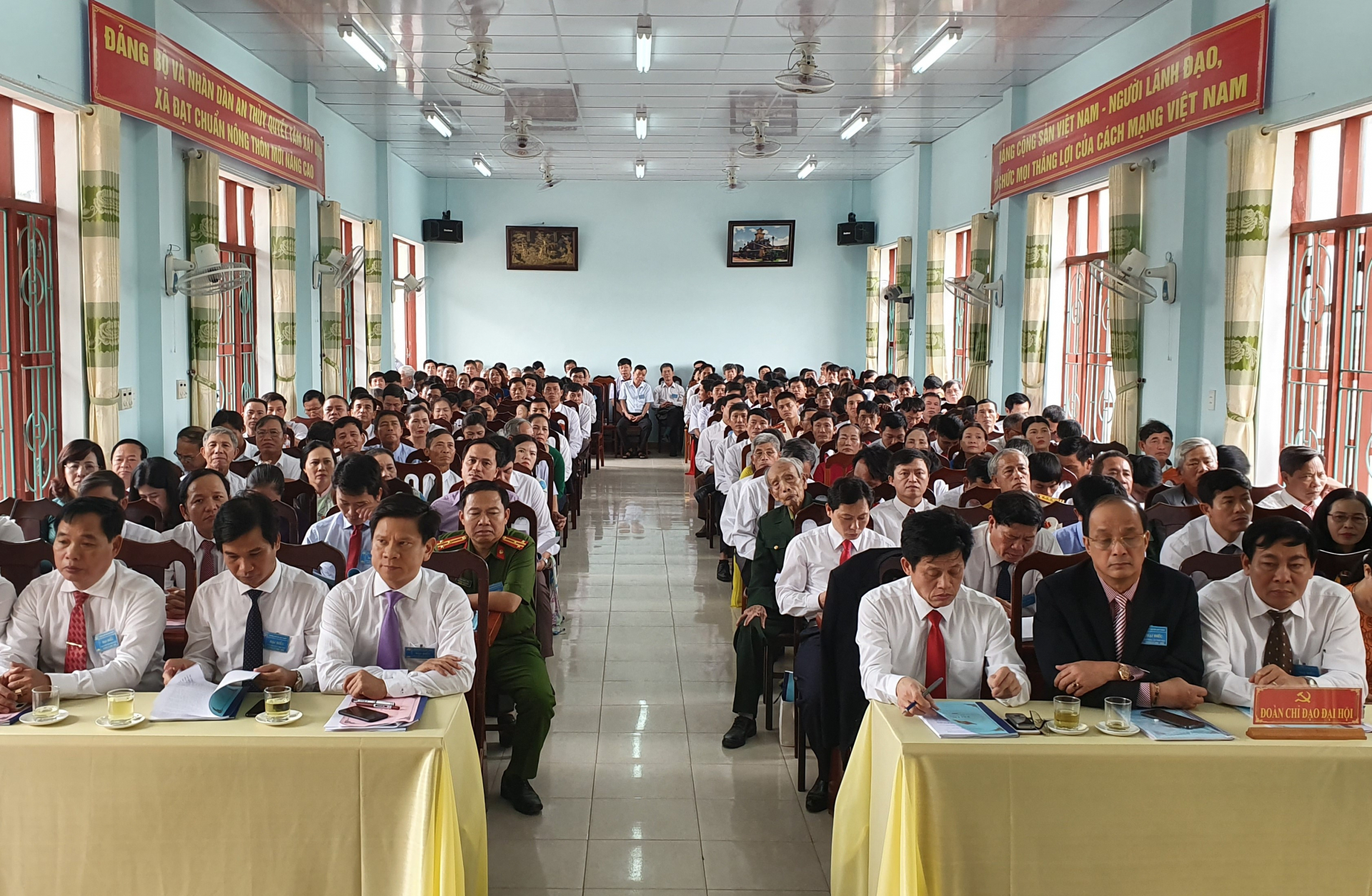 Các đại biểu dự Đại hội đại biểu Đảng bộ xã An Thủy