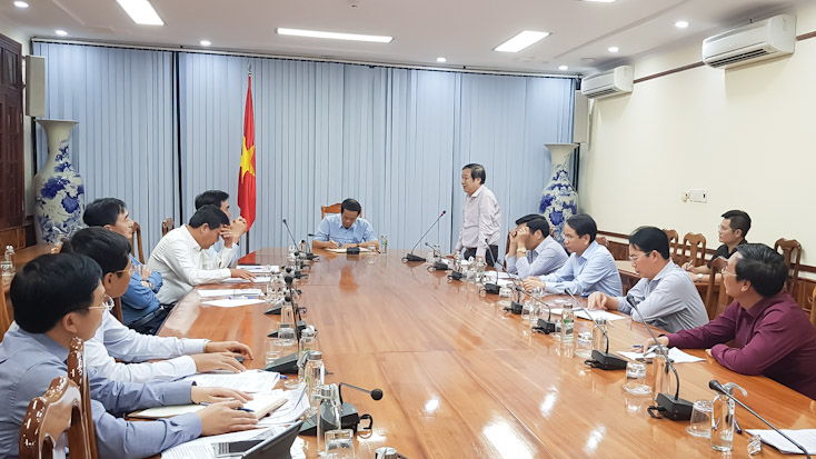 Đồng chí Nguyễn Xuân Quang, Phó Chủ tịch Thường trực UBND tỉnh phát biểu tại buổi làm việc.
