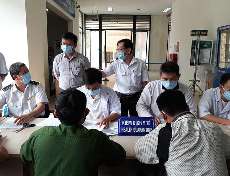 Các cơ quan chức năng đẩy mạnh hoạt động kiểm dịch y tế nhằm chủ động phòng chống dịch bệnh Covid-19