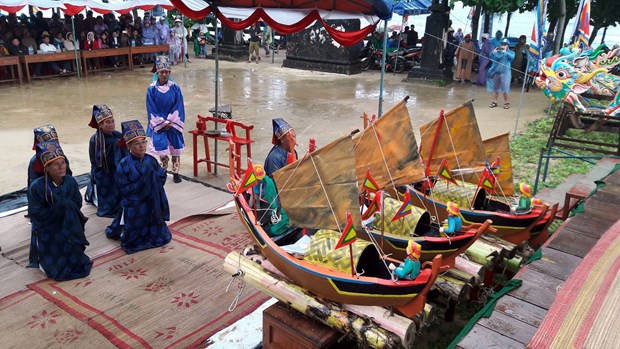  Nghi lễ tế cổ truyền tại Lễ Khao lề thế lính Hoàng Sa các năm trước. Năm nay, huyện Lý Sơn chỉ tổ chức phần lễ chính theo truyền thống, không mời khách và người dân đến dự lễ để phòng chống COVID-19. (Nguồn: TTXVN)