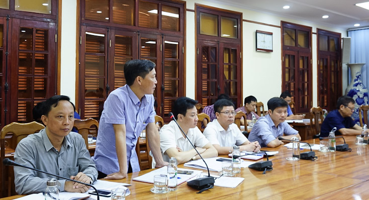 Đại diện lãnh đạo huyện Lệ thủy phát biểu tại buổi làm việc.