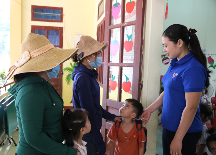 Các trường tham gia dự án, phụ huynh quan tâm trao đổi nhiều hơn với giáo viên chủ nhiệm.