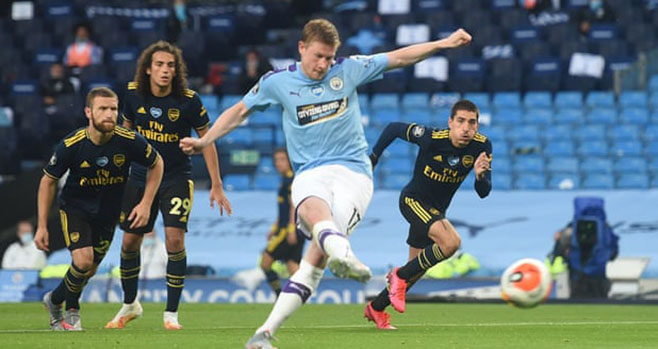   De Bruyne ghi bàn trên chấm 11m