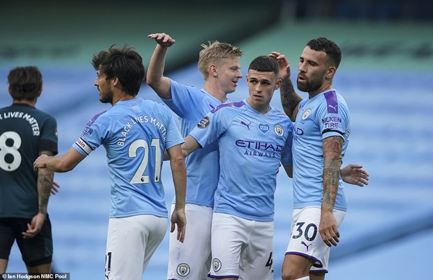 Man City có chiến thắng dễ dàng trước Burnley.