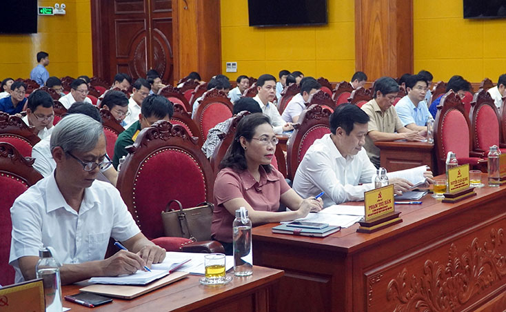 Các đại biểu dự hội nghị