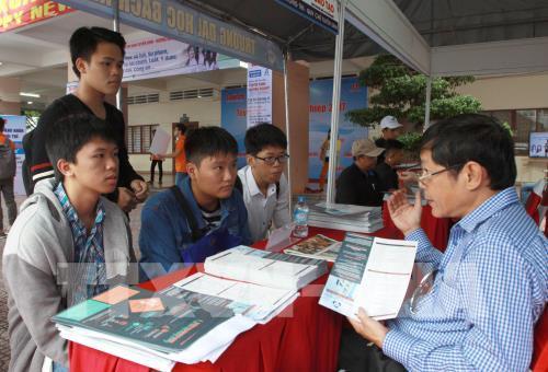  Thí sinh cần cẩn trọng trước những thông báo trúng tuyển khi chưa có bằng tốt nghiệp THPT trong tay. Ảnh: TTXVN