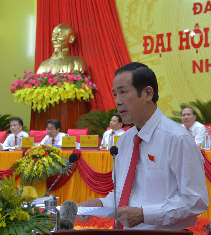 Đồng chí Trần Công Thuật, Phó Bí thư Tỉnh ủy, Chủ tịch UBND tỉnh, Trưởng đoàn ĐBQH tỉnh phát biểu chỉ đạo Đại hội Đảng bộ huyện Lệ Thủy