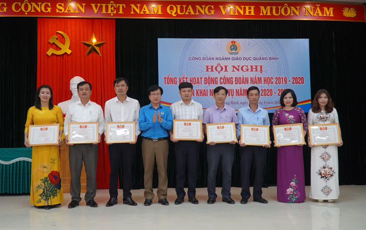 Các CĐCS xuất sắc được nhận giấy khen của Công đoàn ngành GDQB.
