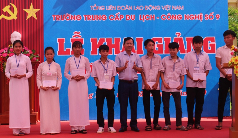 Đại diện Công ty TNHH một 