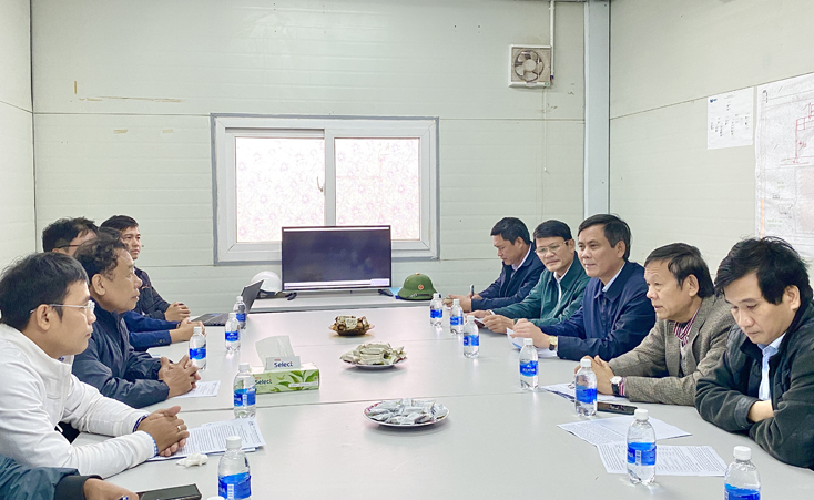 ...Và làm việc với đại diện Công ty TNHH Năng lượng xanh Dohwa. 