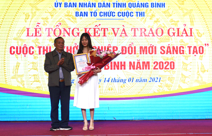 Ý tưởng “Xây dựng hệ thống dịch vụ lái xe hộ trên địa bàn tỉnh Quảng Bình” của Trung tâm Hỗ trợ sinh viên và khởi nghiệp, Trường đại học Quảng Bình đạt giải khuyến khích.