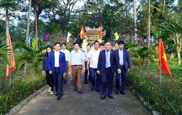 Đồng chí Bí thư Tỉnh ủy yêu cầu địa phương đẩy mạnh công tác giáo dục truyền thống cho thế hệ trẻ