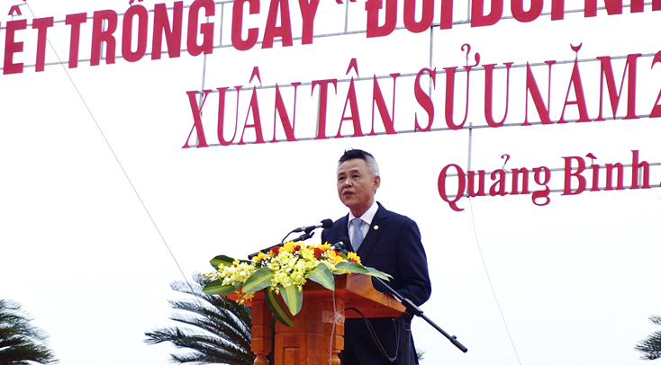 Thứ trưởng Bộ Nông nghiệp-PTNT Hà Công Tuấn báo cáo kết quả công tác quản lý, bảo vệ rừng.