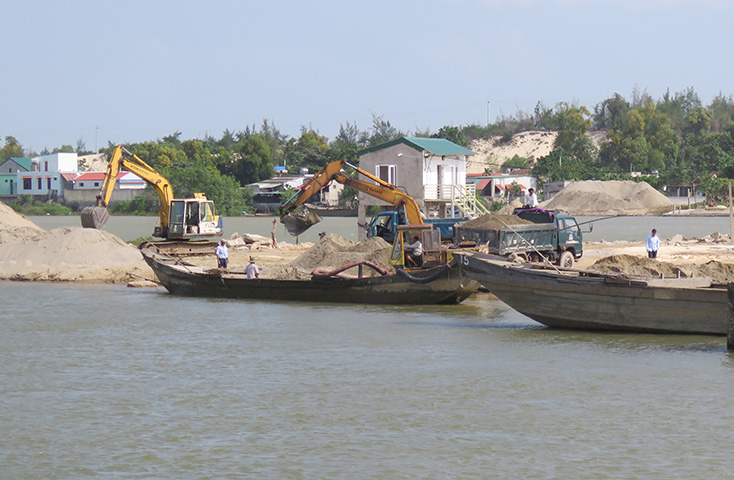 Hoạt động khai thác cát, sỏi trên địa bàn tỉnh dần đi vào nền nếp và tuân thủ các quy định của pháp luật.