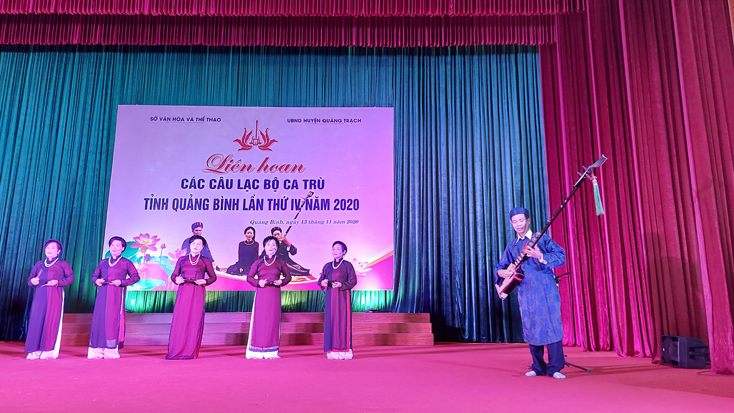 Sở hữu nhiều tài năng, CLB ca trù Đông Dương luôn tạo ấn tượng trong lòng người xem qua các tiết mục biểu diễn.