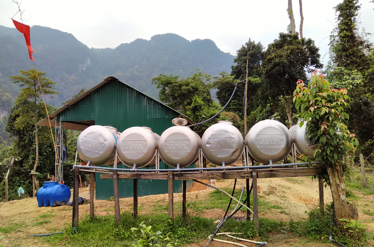 Hệ thống nước sạch về bản.