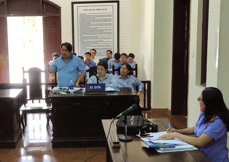 Đại diện ủy quyền của Tổng Công ty Bảo Việt- ông Dương Anh Dũng, Phó Giám đốc phụ trách Công ty Bảo Việt Quảng Bình cho rằng không có lý do gì để phía Bảo Việt phải bồi thường tiền bảo hiểm cho anh Nguyễn Văn Cảm.
