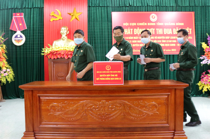 Hội CCB tỉnh tổ chức quyên góp ủng hộ quỹ phòng chống dịch Covid-19.