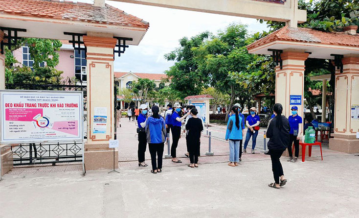 Kỳ thi lớp 10 THPT trên địa bàn huyện diễn ra an toàn, nghiêm túc