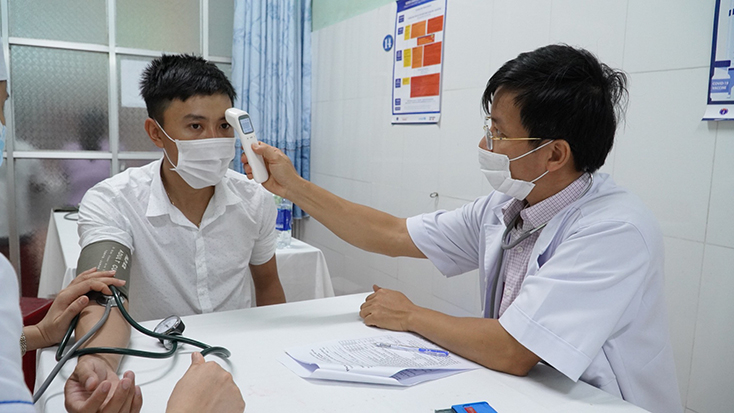 Các quy trình kiểm tra sức khỏe trước khi tiêm được triển khai chặt chẽ.