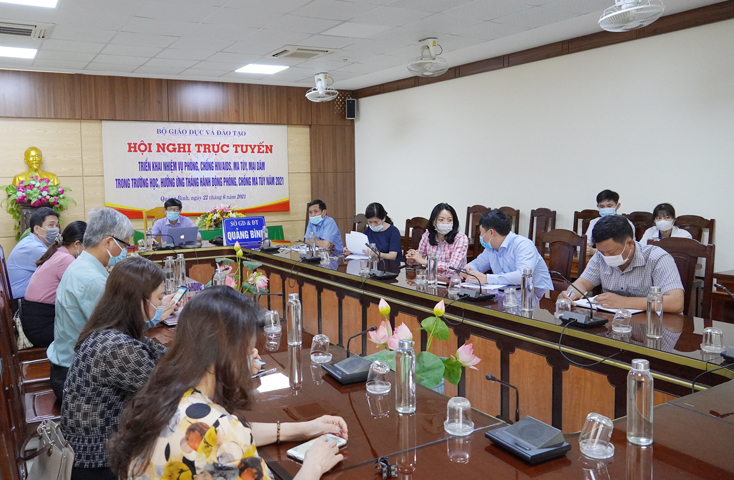 Các đại biểu dự hội nghị tại điểm cầu Sở GD-ĐT tỉnh Quảng Bình