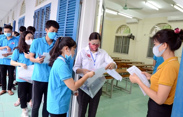 Thí sinh dự thi tốt nghiệp trung học phổ thông. (Ảnh: TTXVN)