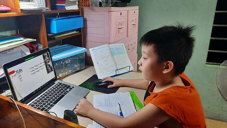 HS TH còn nhiều bở ngỡ khi bước đầu làm quen với công nghệ