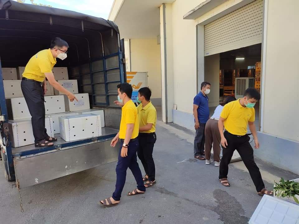  Nhiều đơn hàng vận chuyển trong mùa dịch được miễn phí vận chuyển góp phần giảm thiểu khó khăn cho cộng đồng.