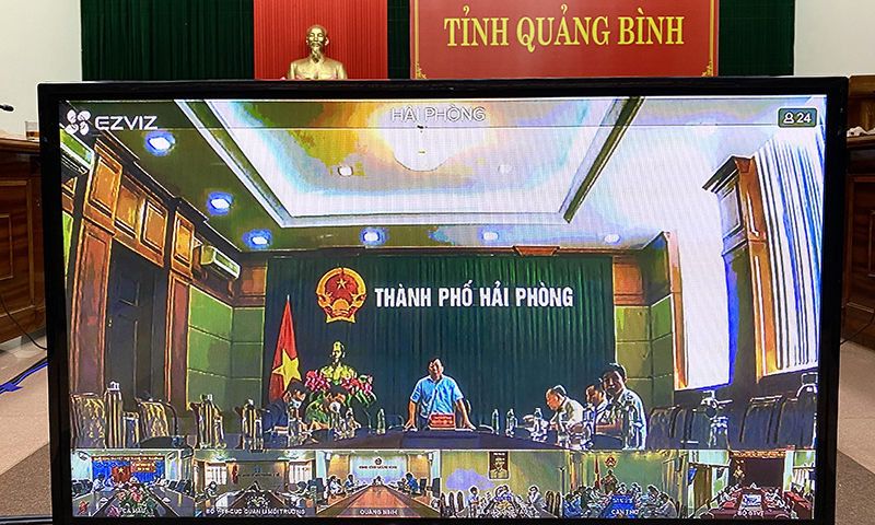Đại biểu dự hội nghị tại các điểm cầu truyền hình. 