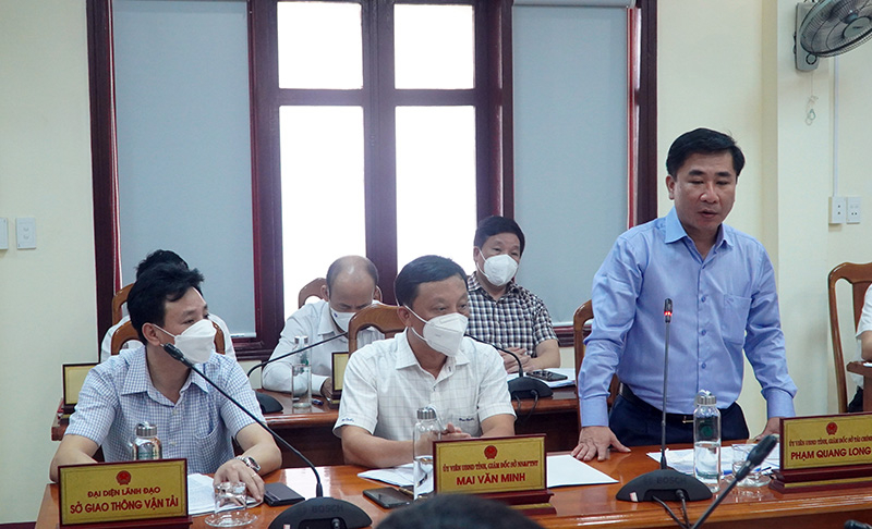 Đại biểu giải trình tại phiên họp