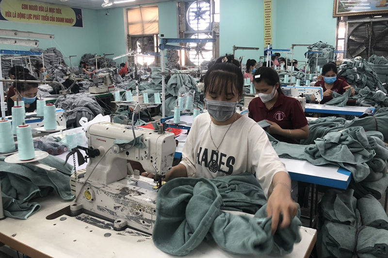 Các cơ sở sản xuất trên địa bàn TX. Ba Đồn hoạt động bình thường và tuân thủ nghiêm các quy định về phòng, chống dịch.