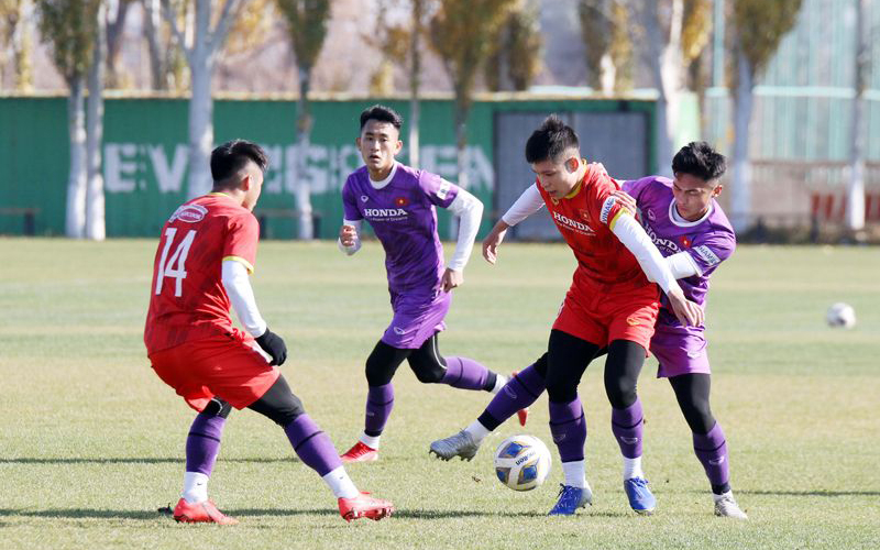 U23 Việt Nam trong một buổi tập chuẩn bị cho trận đấu với U23 Myanmar. Ảnh VFF