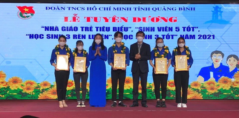 Tuyên dương 
