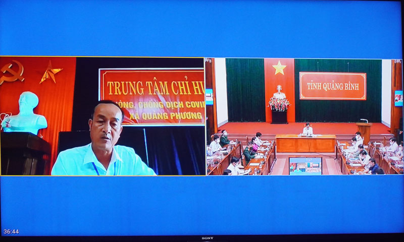 Lãnh đạo xã Quảng Phương báo cáo tình hình phát sinh ổ dịch mới.