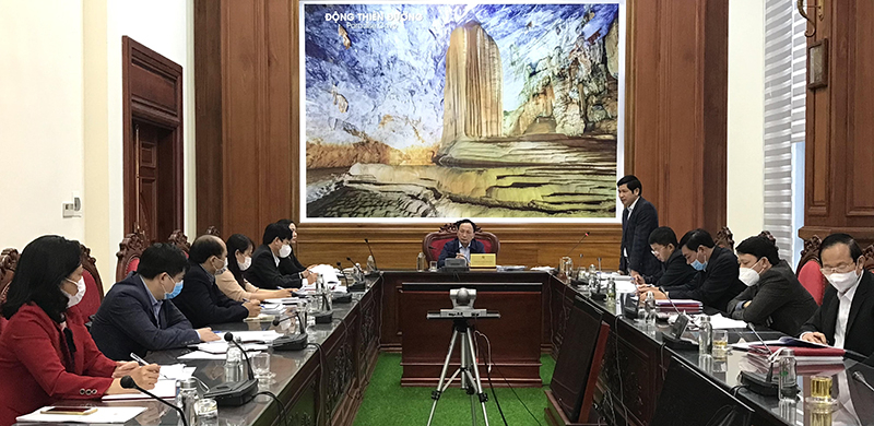 Đồng chí Phó Chủ tịch UBND tỉnh Hồ An Phong phát biểu tại buổi làm việc. 