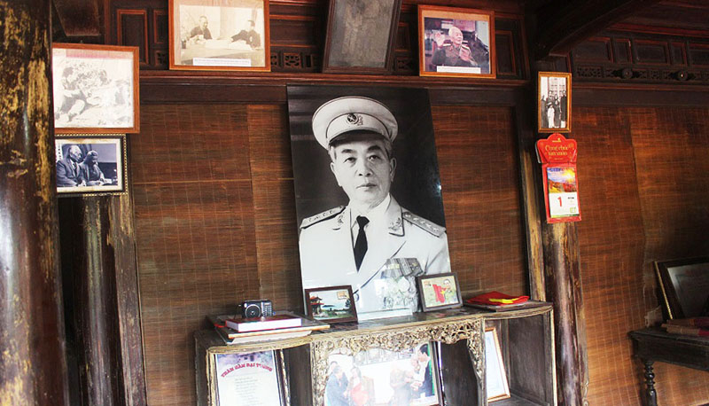  Chân dung Đại tướng Võ Nguyên Giáp trong ngôi nhà lưu niệm.