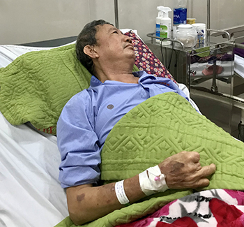 Hiện tại, bệnh nhân tỉnh táo, ăn uống được.