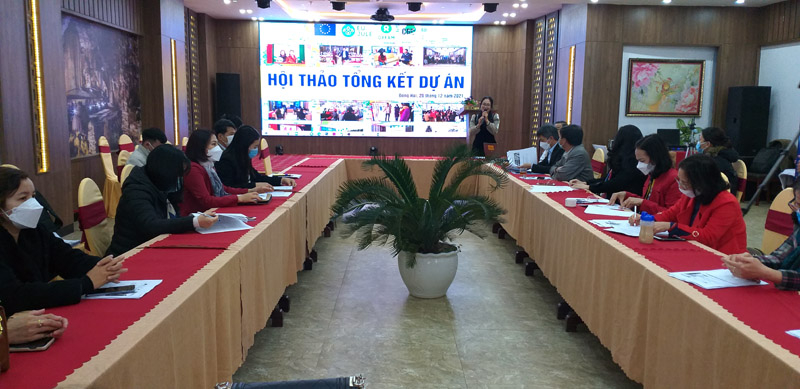 Các đại biểu chia sẻ kinh nghiệm tại hội thảo tổng kết dự án