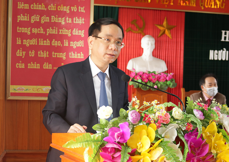 Đồng chí Phó Chủ tịch UBND tỉnh Phan Mạnh Hùng phát biểu tại hội nghị.
