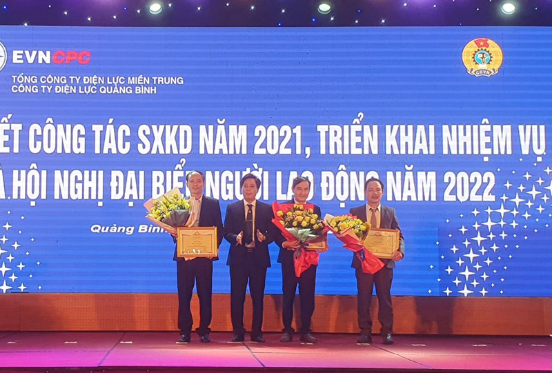 QBPC trao giấy khen cho các đơn vị hoàn thành xuất sắc nhiệm vụ toàn diện năm 2021
