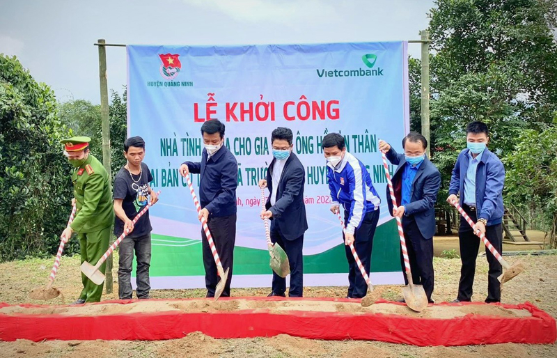 Khởi công nhà tình nghĩa