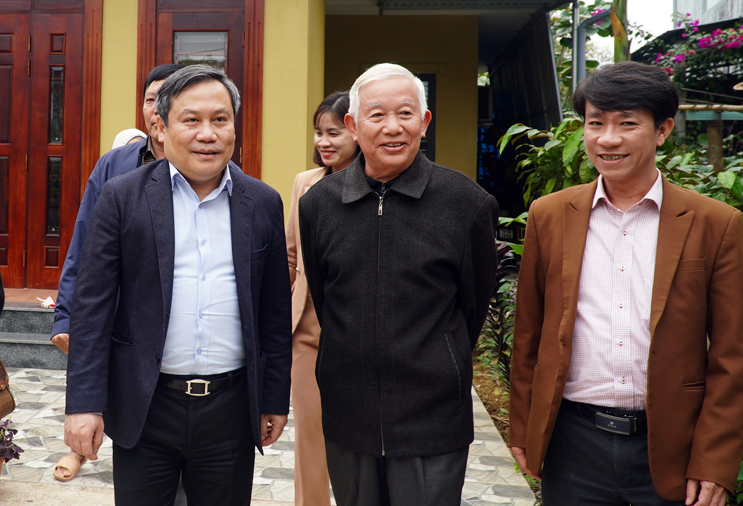 Đồng chí Bí thư Tỉnh ủy Vũ Đại Thắng chúc Tết đồng chí Đinh Hữu Cường, nguyên Bí thư Tỉnh ủy