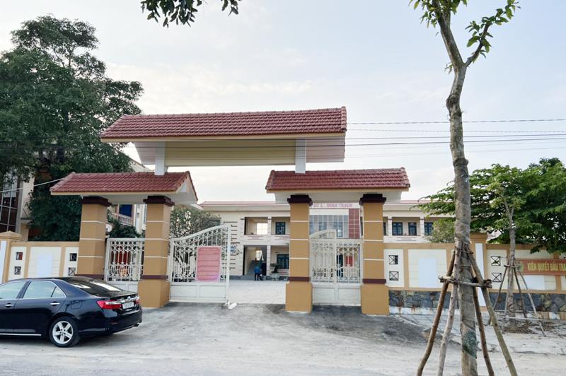 Huyện Bố Trạch quyết định thiết lập khu điều trị bệnh nhân Covid-19 lâu dài tại trụ sở UBND xã Hoàn Trạch cũ.