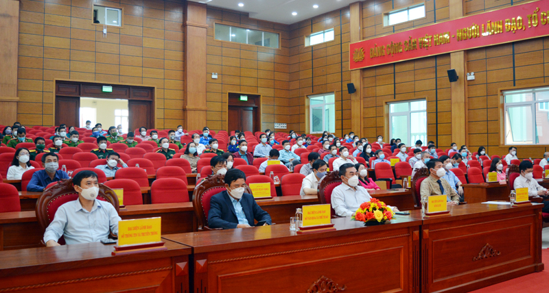  Các đại biểu dự lễ phát động.