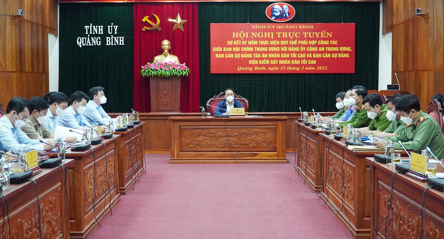  Toàn cảnh hội nghị tại điểm cầu Quảng Bình