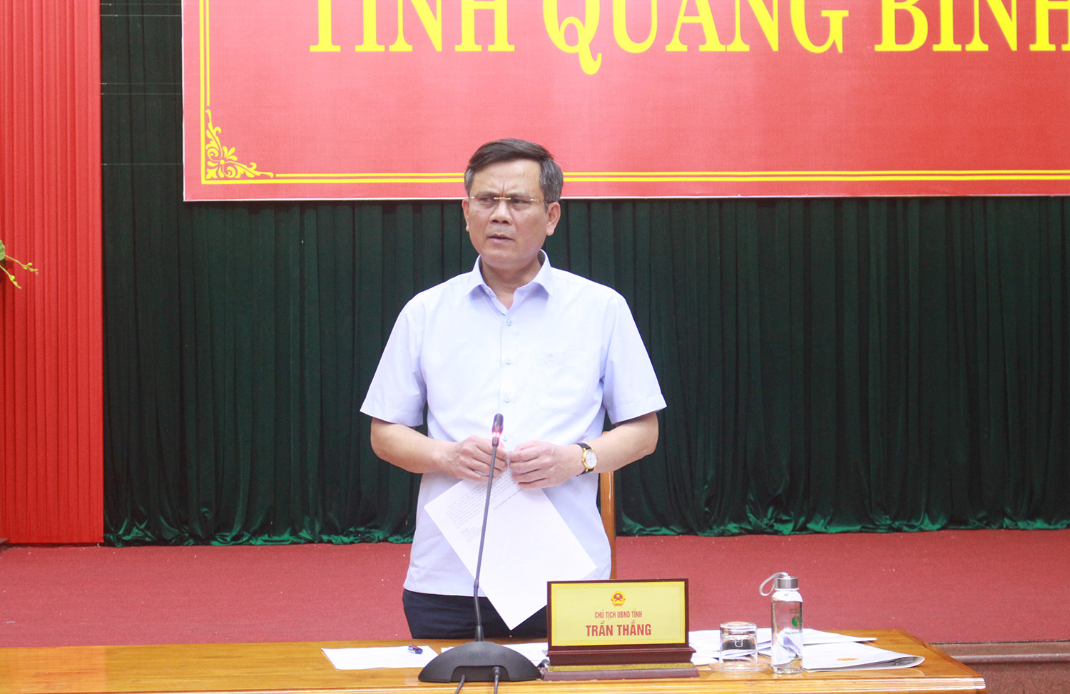 Đồng chí Chủ tịch UBND tỉnh Trần Thắng phát biểu kết luận tại cuộc họp