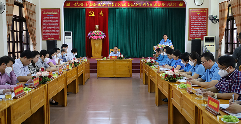Toàn cảnh buổi làm việc.