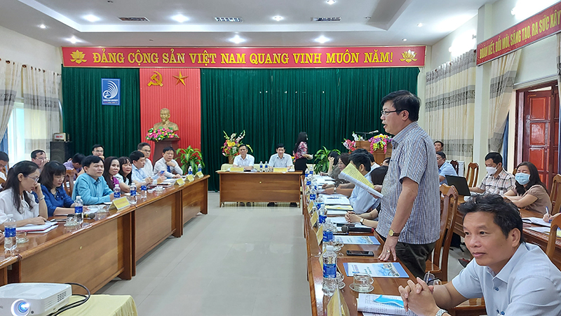Đại diện các sở, ngành đóng góp ý kiến tại buổi làm việc   