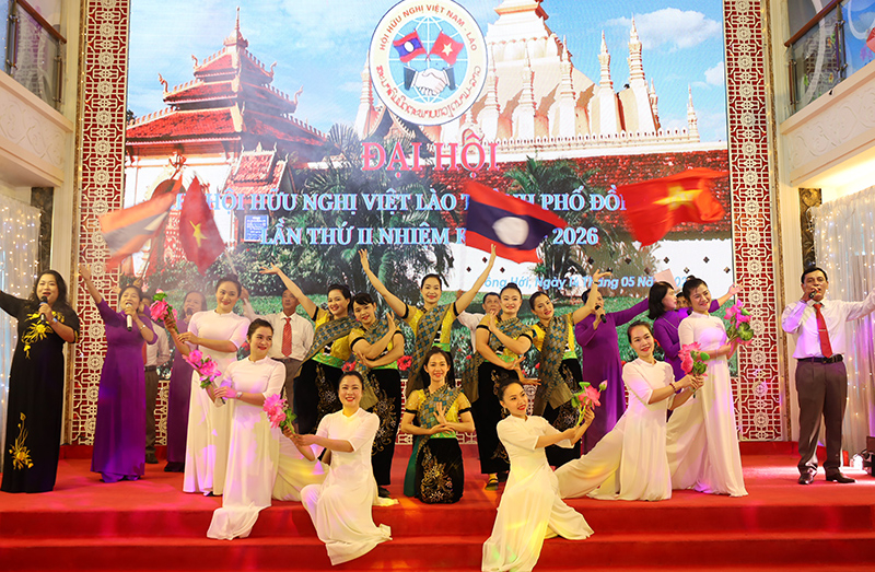 Một tiết mục văn nghệ chào mừng đại hội. 